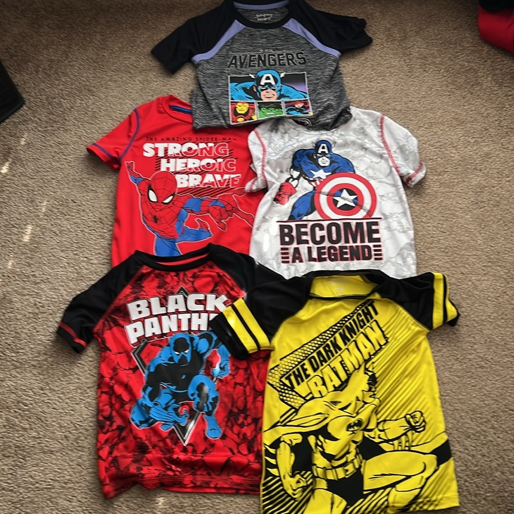 Lot of 5 boys activewear Super hero shirts size 5